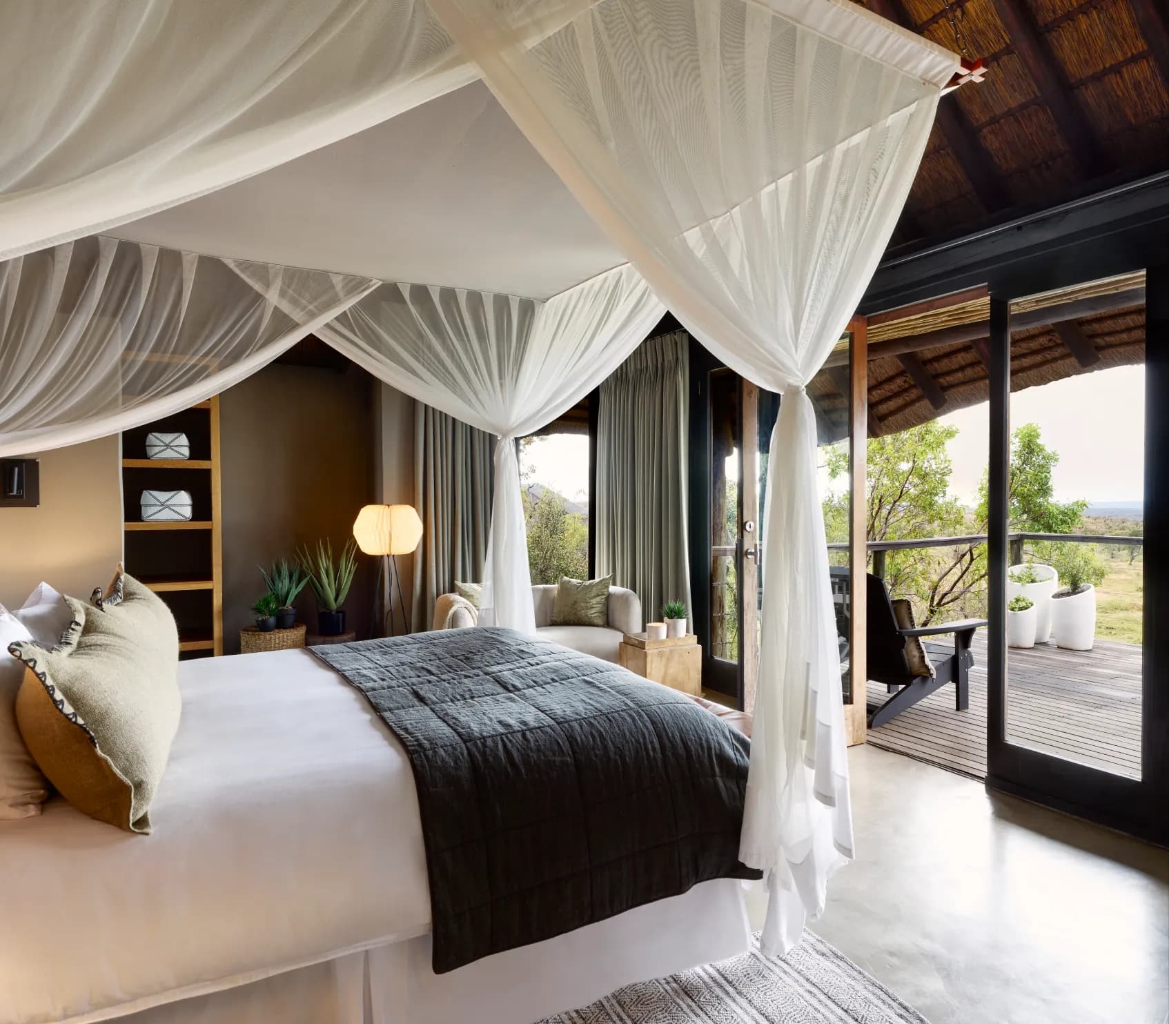 luxury pool Suite